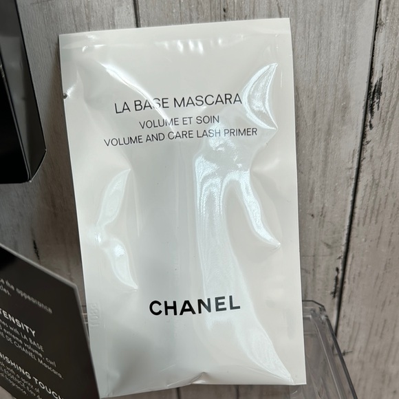 Chanel Makeup and Skincare Samples - Picture 3 of 8